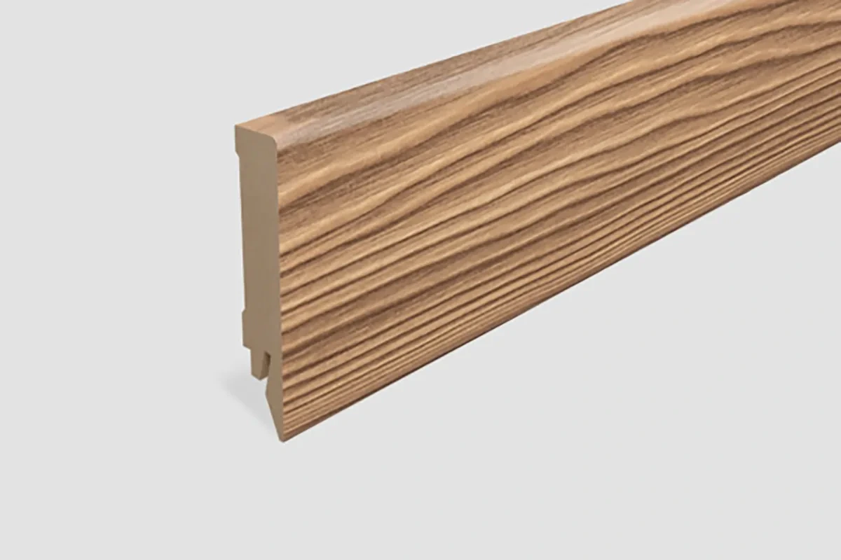 ZOCALO EGGER (L670) PINO CANADIENSE 2400x58x14mm