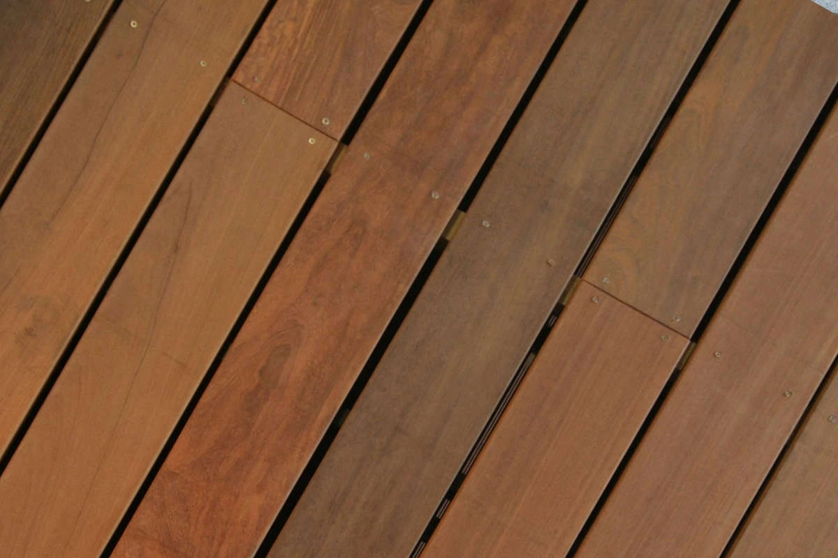 DECK LAPACHO AMARILLO 20mm x 0.10