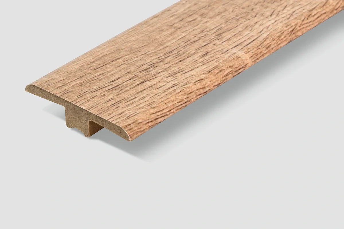 JUNTA DILATACION EGGER (P411) ROBLE ACHENSE / ROBLE DUNNINGTON CLARO 2400x44x10mm