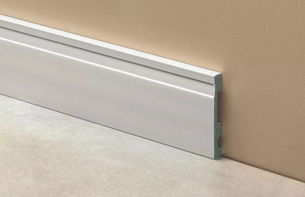 Zocalo De Eps Color Blanco Con Buña 70mm X 2,4 Mts.