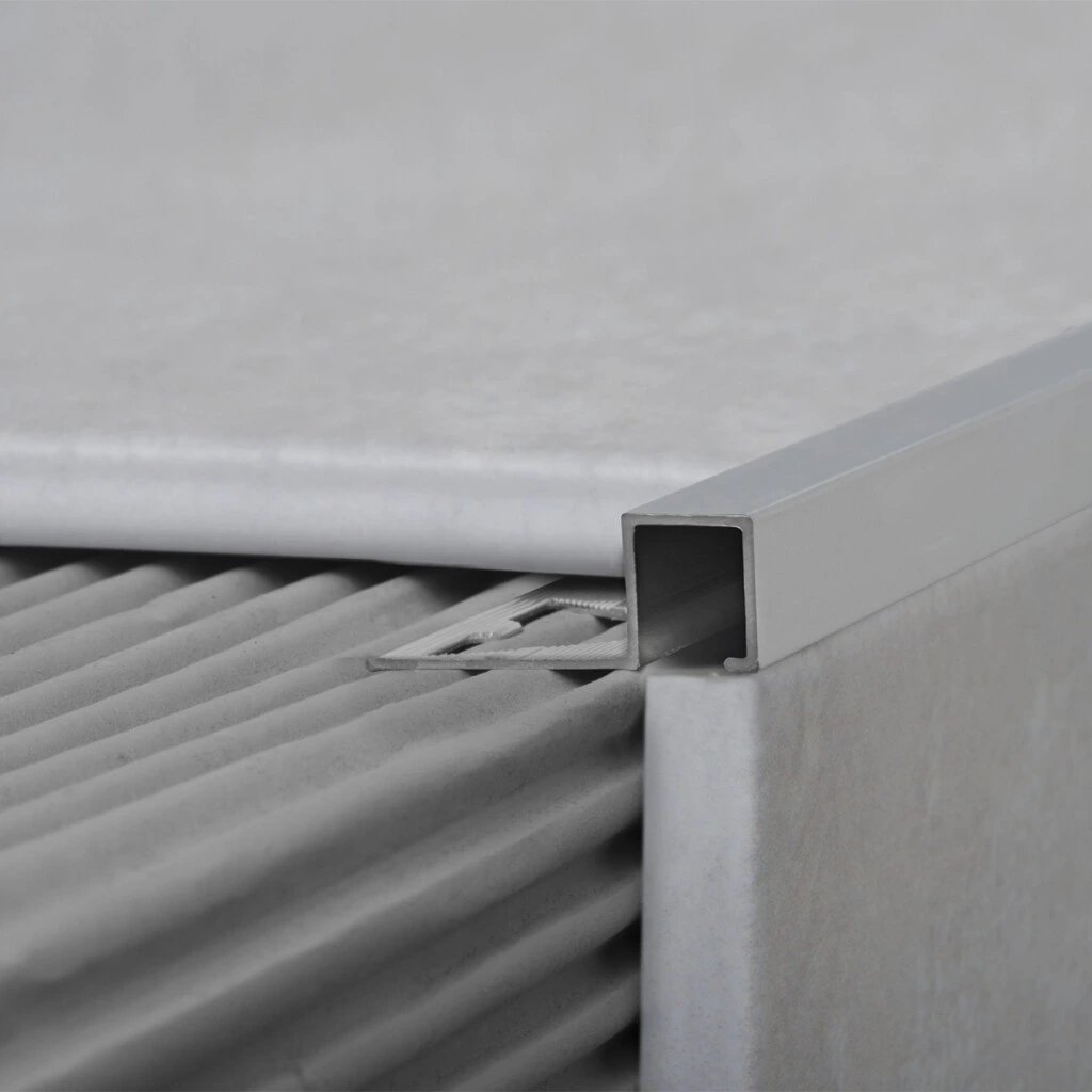 Guardacanto Quadra Aluminio Cromo Mate 3463