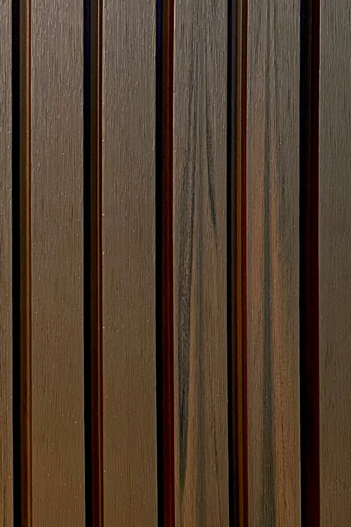 PANEL WPC RIPADO EXTERIOR - PANEL RIPADO EXTERIOR WPC CO-EXTRUIDO JE23 TEAK B 2850X219X26MM (UNIDAD)