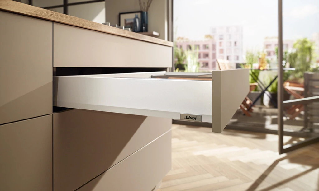 BLUM MERIVOBOX M SW lateral 470M4 - 450