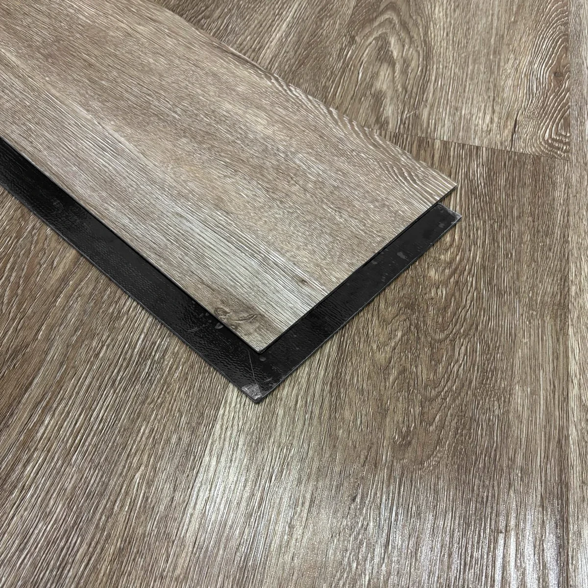 Piso vinílico LVT autoadhesivo 2mm ROBLE IMPERIAL