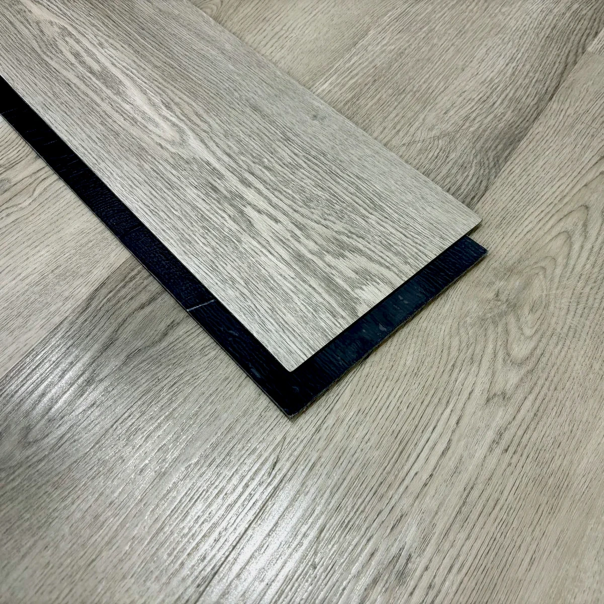 Piso vinílico LVT autoadhesivo 2mm KIRI