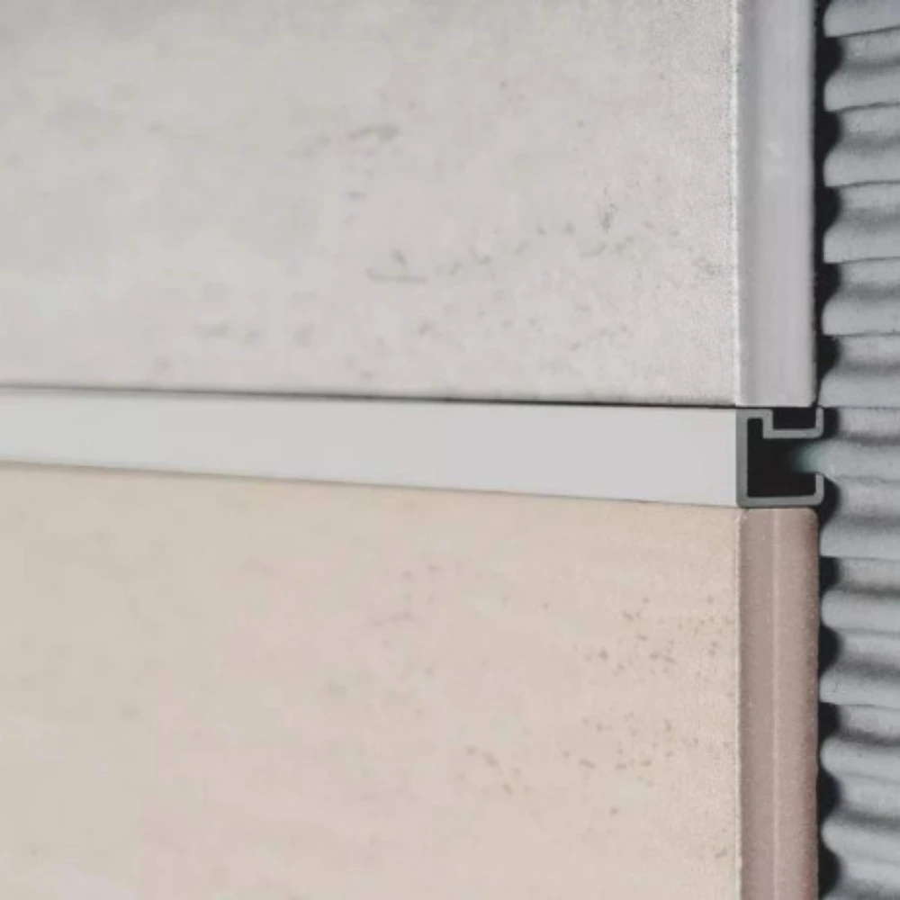 RG-1441 -Listello Cuadrado Aluminio Cromo Brillo   1,4 x 0,9 x 244 cm