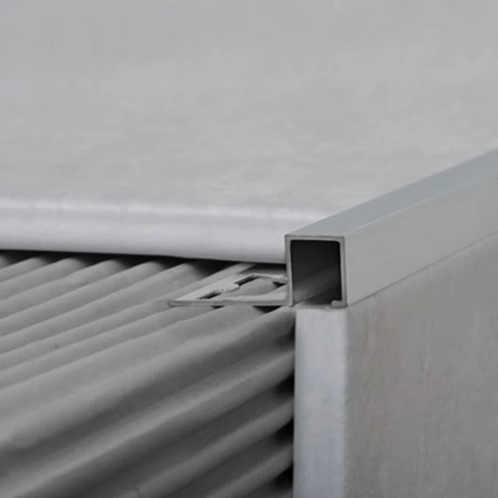 Z3421AB -Zoe Guardacanto QUADRA Aluminio Cromo Brillo 10mm