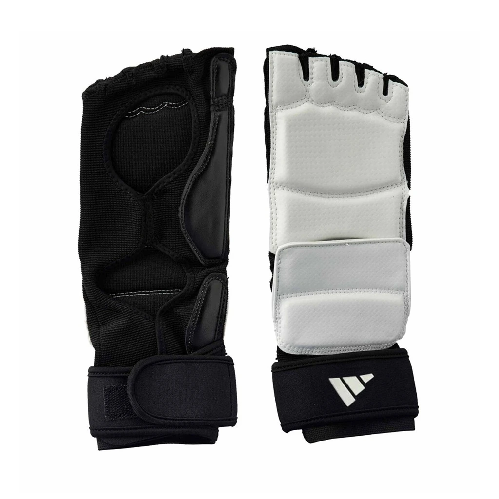Protector de Pie Taekwondo Adidas WT Blanco/Negro Espuma Absorbente con Empeine para Sparring y Competicion Aprobado WT