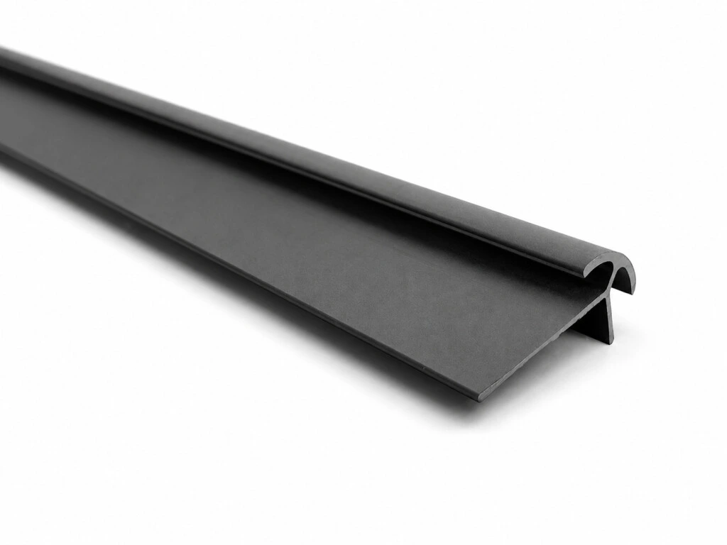 Perfil Para Placas de PVC Angulo Exterior Negro Mate 3mm x 2.5mts