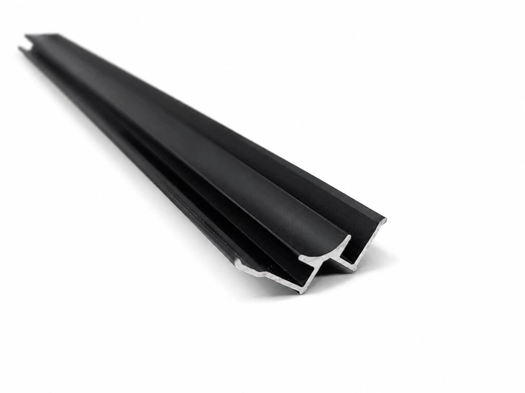Perfil Para Placas de PVC Angulo Interior Negro Mate 3mm x 2.5mts