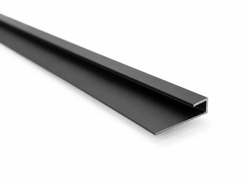 Perfil De Terminacion Para Placas de PVC Negro Mate 3mm x 2.5mts